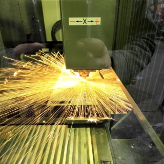 4 Industries That Benefit From Laser Cutting